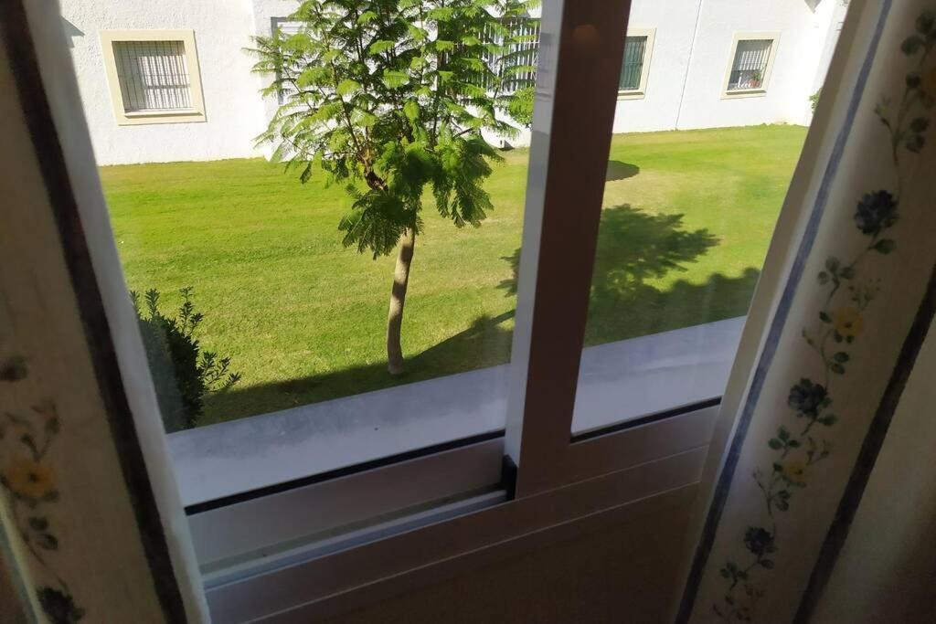 Acogedor Apartamento A 100 M. De Pinares Y Playa Leilighet Rota Eksteriør bilde