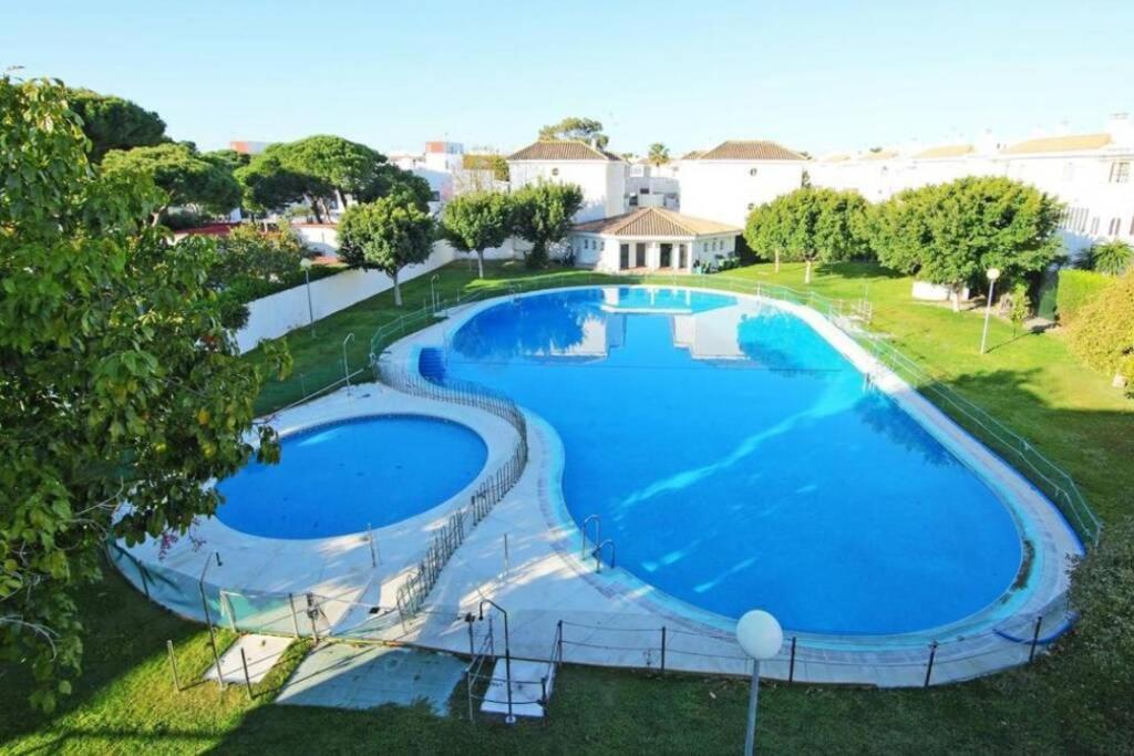 Acogedor Apartamento A 100 M. De Pinares Y Playa Leilighet Rota Eksteriør bilde