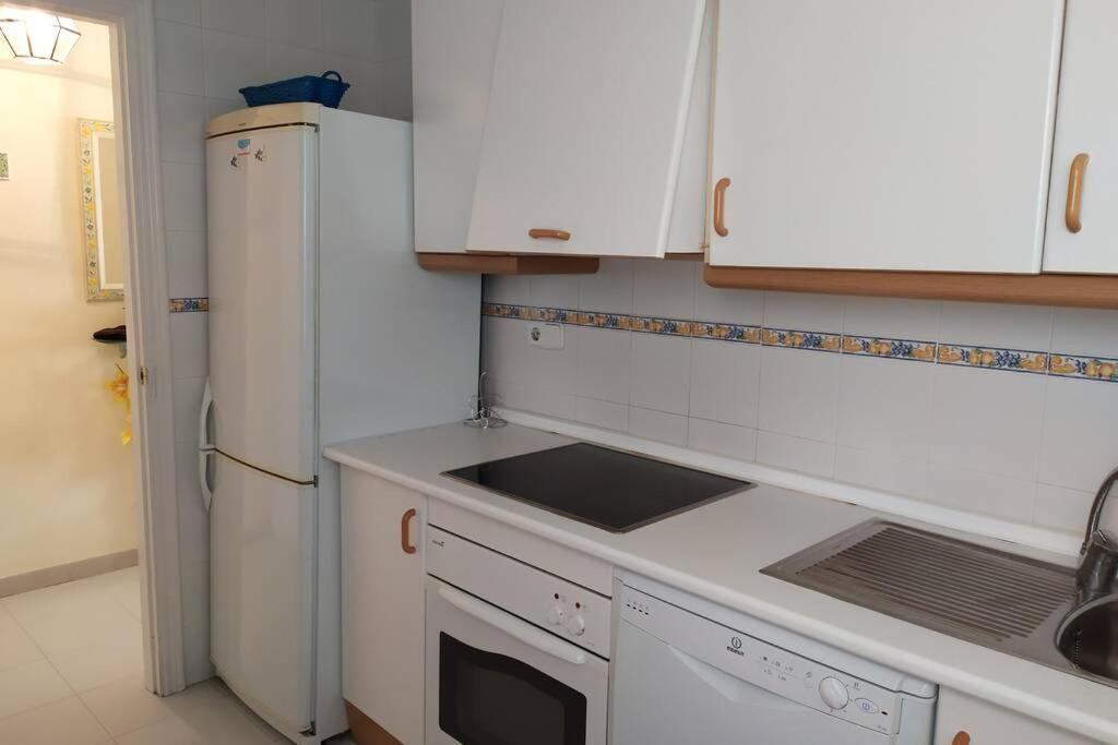Acogedor Apartamento A 100 M. De Pinares Y Playa Leilighet Rota Eksteriør bilde